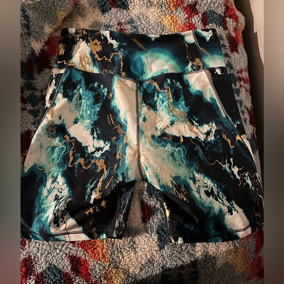 ❌SOLD❌blue & gold marble biker shorts - Picture 3 of 4